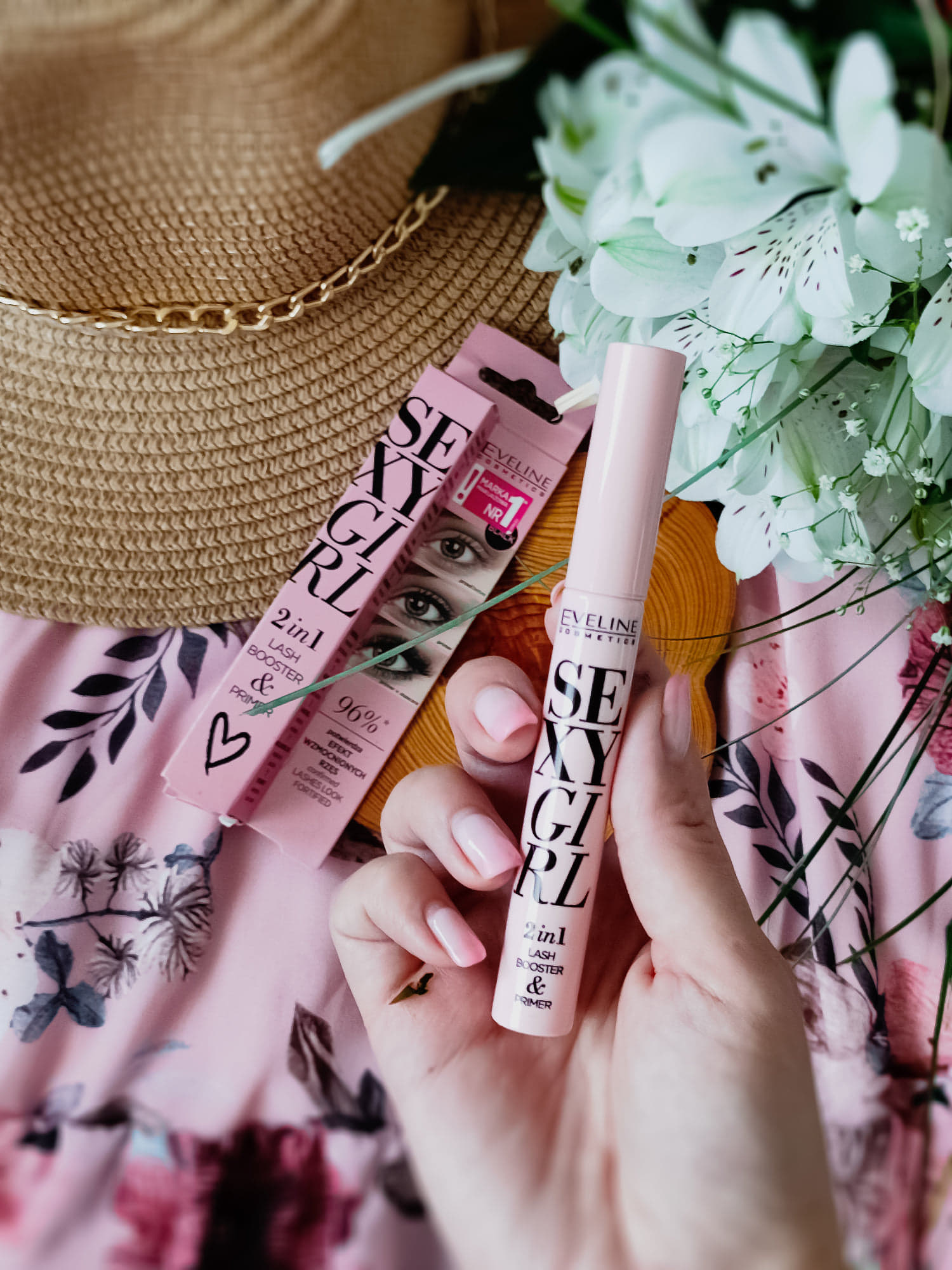 Eveline Cosmetics Sexy Girl pogrubiający i wydłużający tusz do rzęs 2 w 1