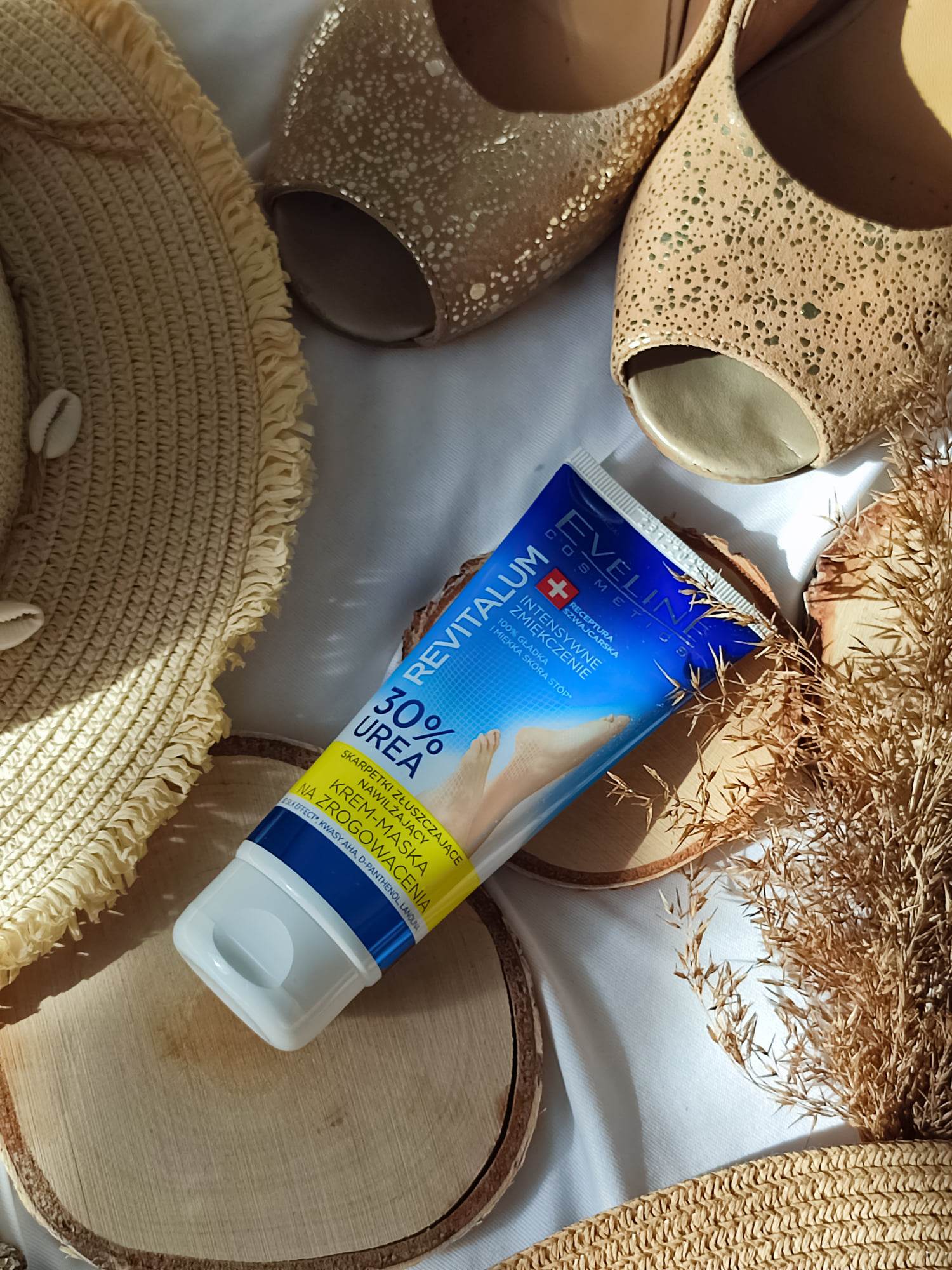 Eveline Cosmetics Revitalum zmiękczający krem do pięt o działaniu wygładzającym